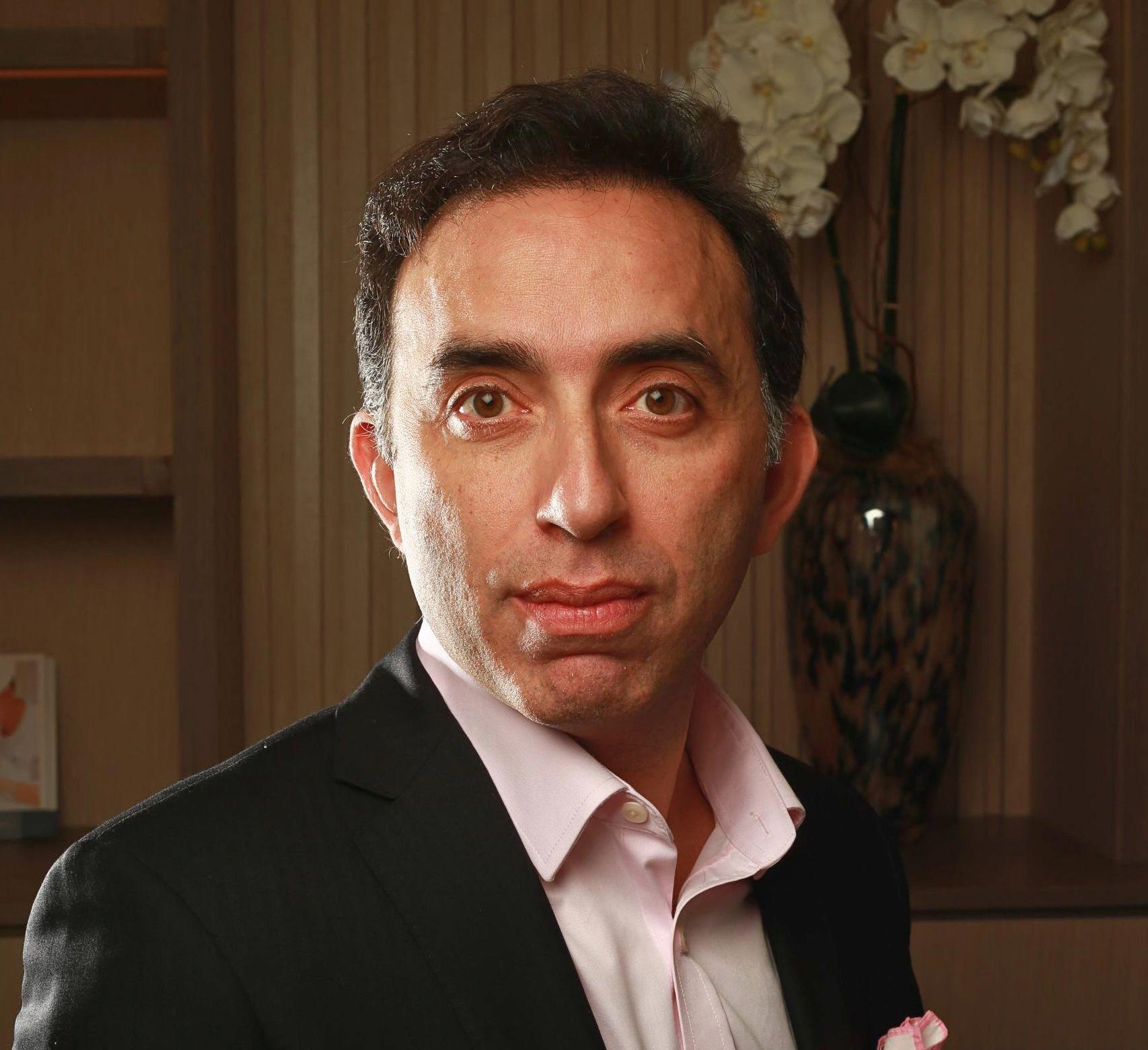 Mr Daniel Ezra