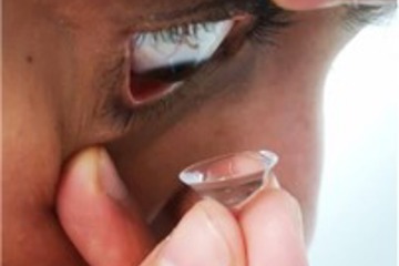 Insert Contact Lens With Fingers