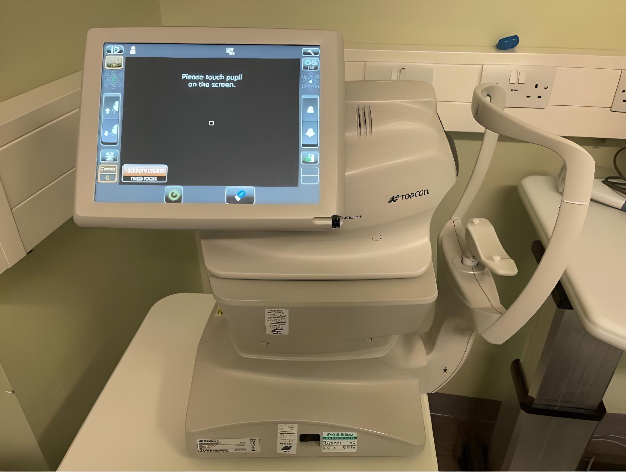 Ophthalmological equipment 